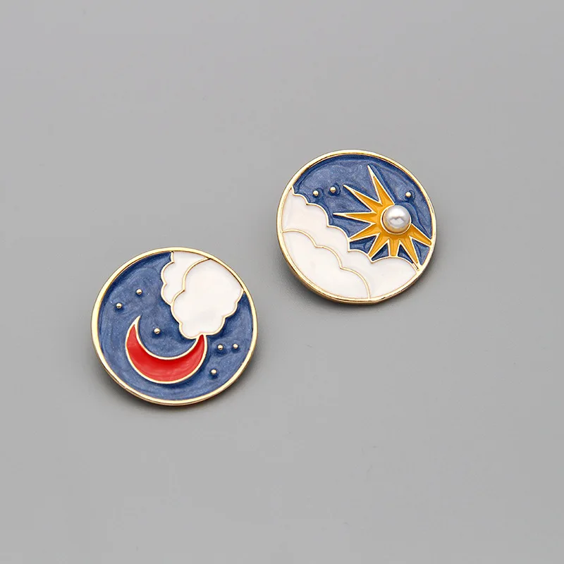 

New style palace retro cloud open Sun Moon drop oil Brooch