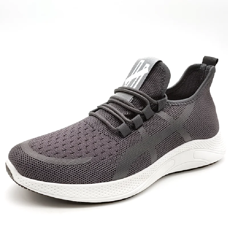 

Chinese suppliers wholesale men's comfortable and breathable leisure sports shoes at low prices