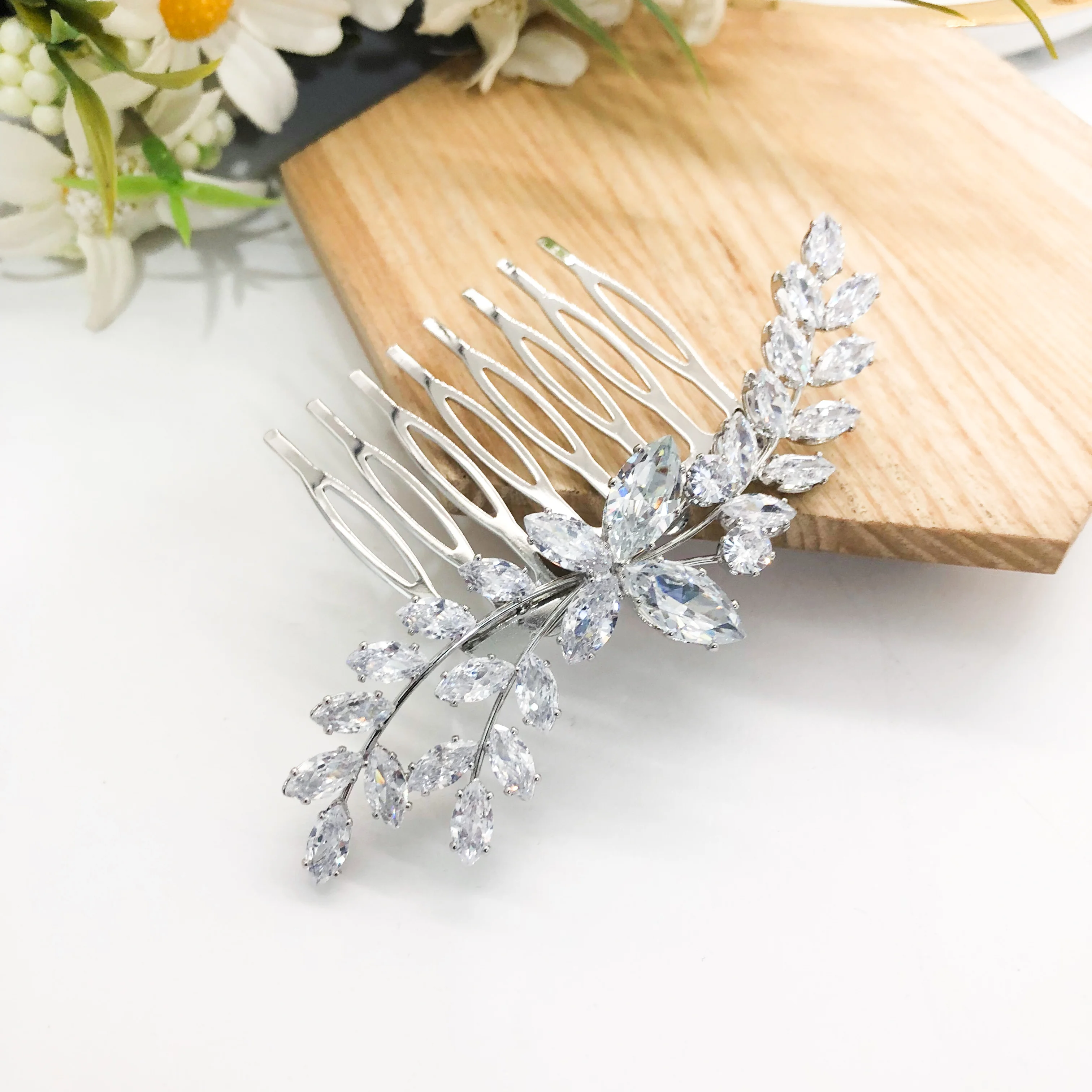 

Hot Sale Zircon Leaf Wedding Hair Accessories Decoration Bridal Headpiece Hair Combs, Sliver