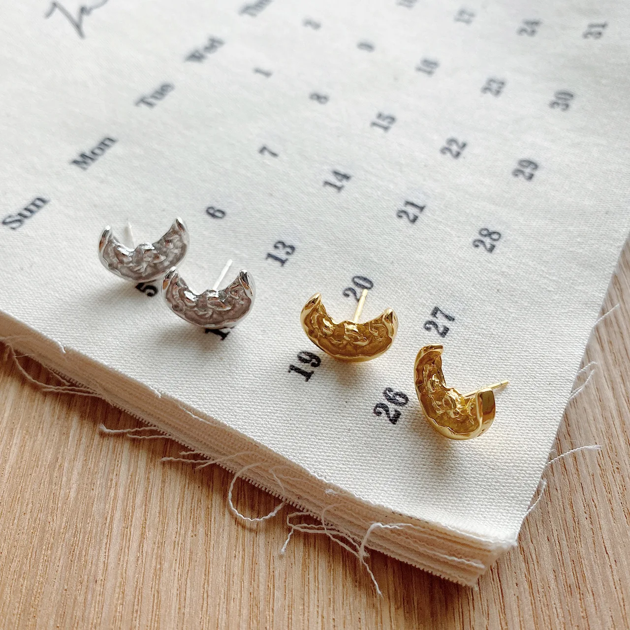 

2021 Minimalist Jewelry 925 Silver Sterling Irregular Moon Earrings 24K Gold Plated Moon Earrings for Women