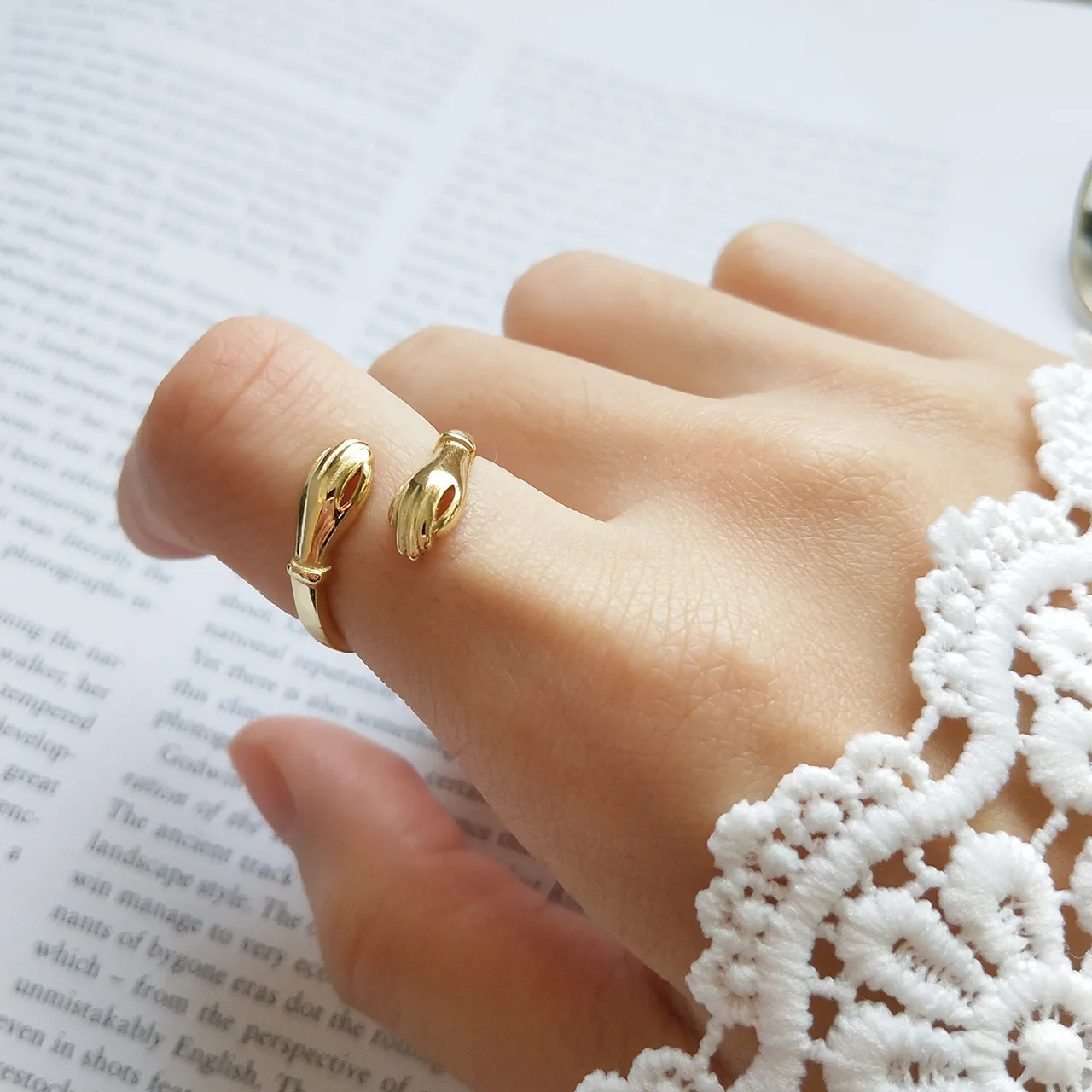 

Creative Cute Hand Hugging Ring S925 925 Sterling Silver Hands Open Hug Ring