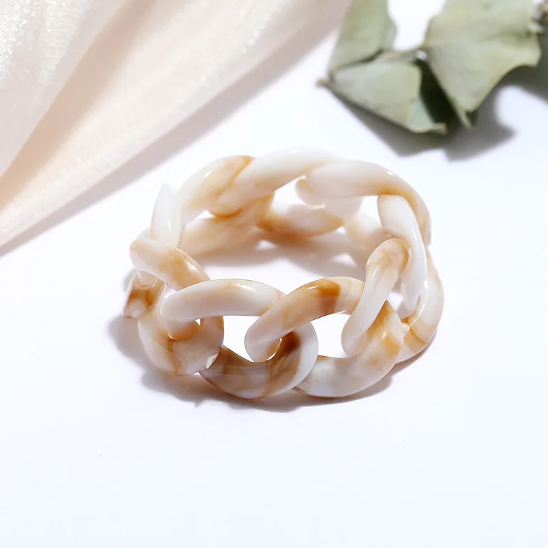 

Wholesale Chunky Acrylic Rings Jewelry High Quality Fashion Jelly Color Acrylic Resin Link Chain Rings Young Girls Finger Ring