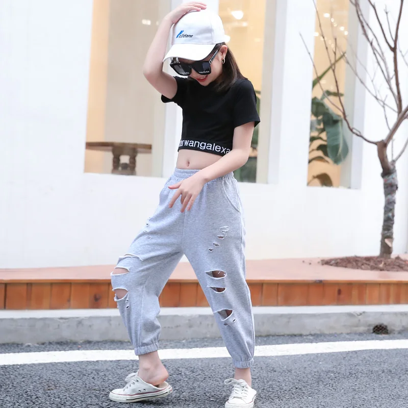 

2021 summer children's fashion jeans suit girls boutique suit hot-selling girl T-shirt + shorts two-piece suit, Gray, black