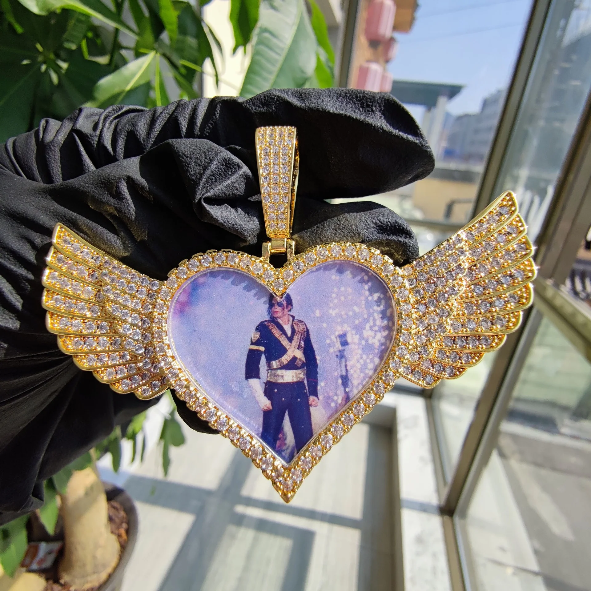 

One Custom Photo Heart Shaped Wings Pendants Memory Bling Iced Out Bling Zircon Sublimation Pictures Charms Hip Hop Rock Jewelry, Color,silver,rose