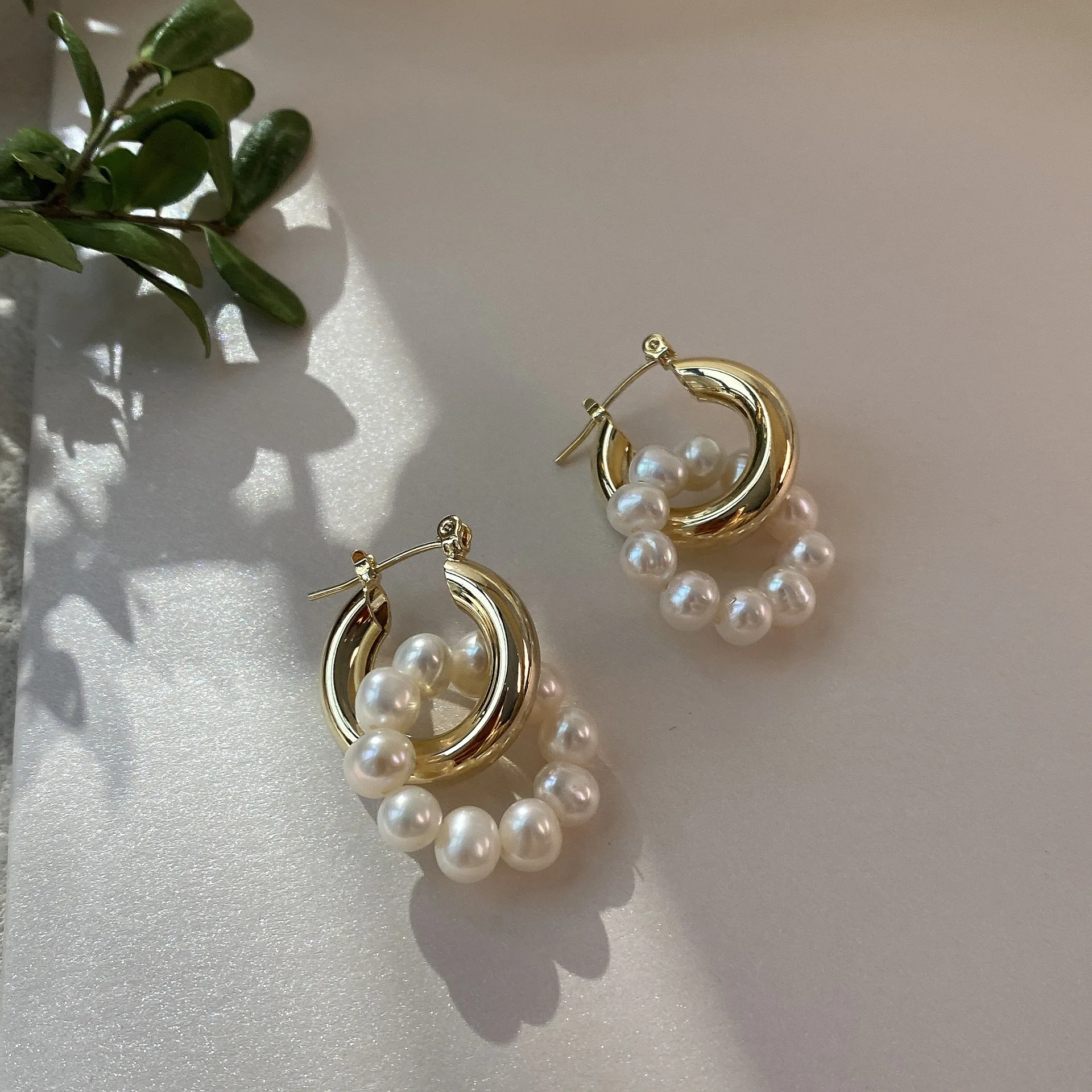 

JUHU New circular shell pendant earrings versatile girl earrings sweet and lovely fairy pearl earrings jewelry for women