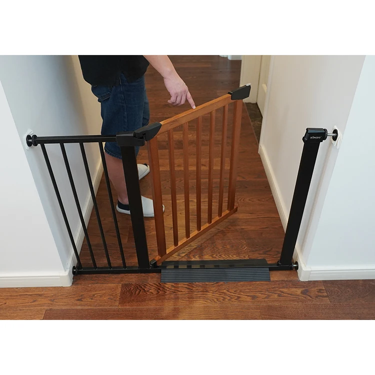 

High quality baby fence gate baby barrier for stairs Automatically Closes Locks baby barrier fence, Wood