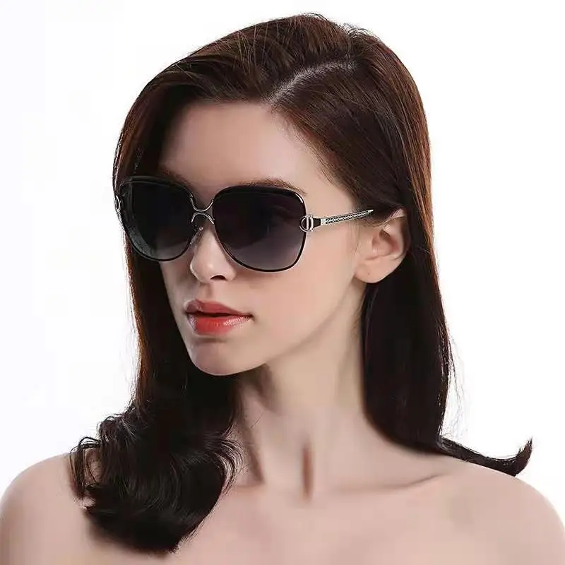 

POPULAR STREET COOL European and American fashion color film big frame New lady polarized sunglasses 8702
