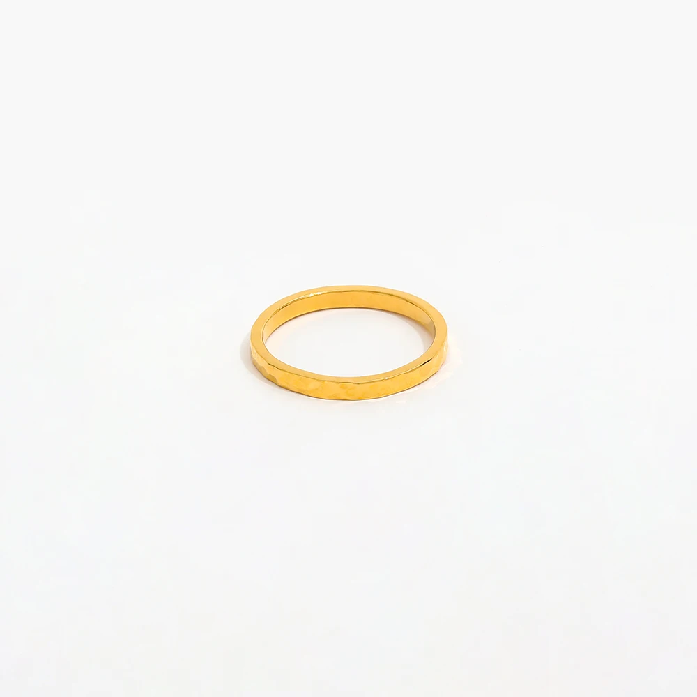 High End 18K Plain Gold Narrow Dainty Hammered Band Rings Stainless Steel Trendy Simple Gold Plated Jewelry