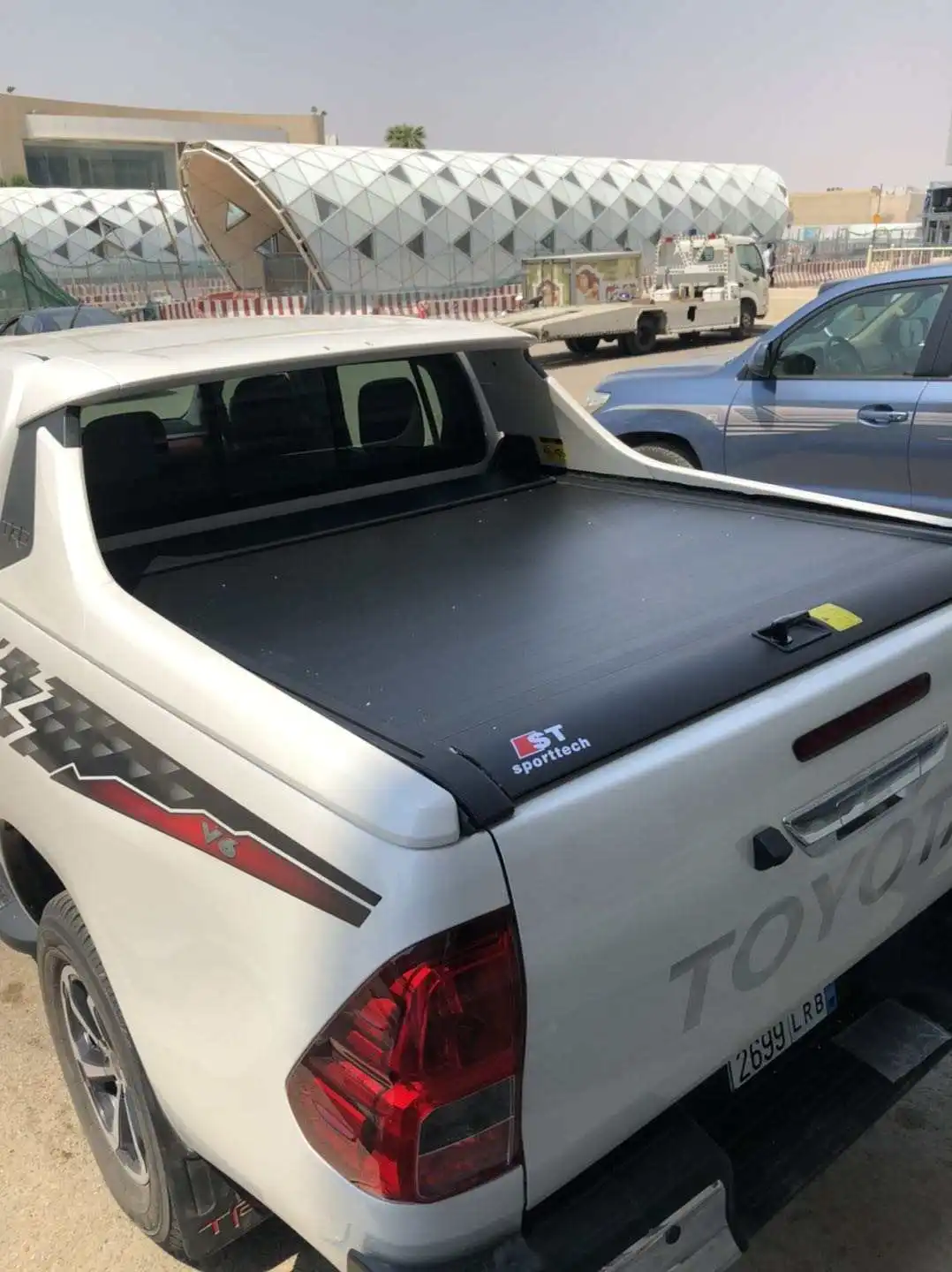 Chinese Manufacture Tonneau Cover Waterproof Hard Aluminum Bed Cover ...