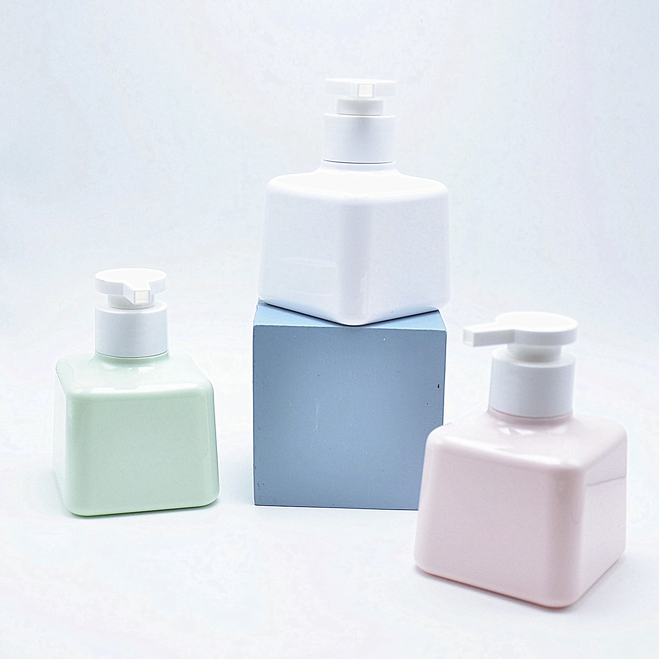 

New Style Empty 200ml 300ml Pink Green White Round Square Shape Shampoo and Conditioner Packaging Pump Bottles