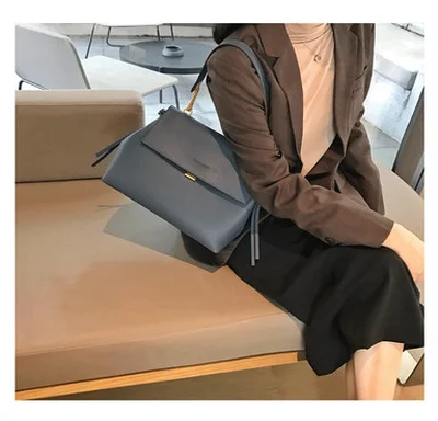 

New Arrival Women Bags French Stylish Leisure Life Tassels Bag Large Capacity Classical Pu Leather Hobo Bag