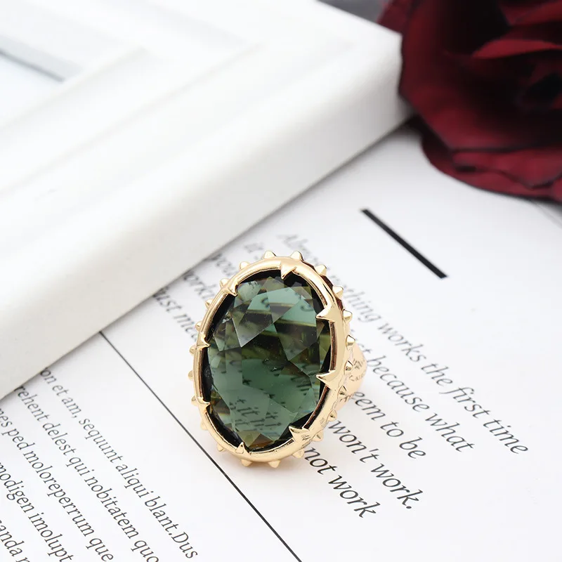 

European and American simple ring designer retro ring inlaid emerald ring, As picture show