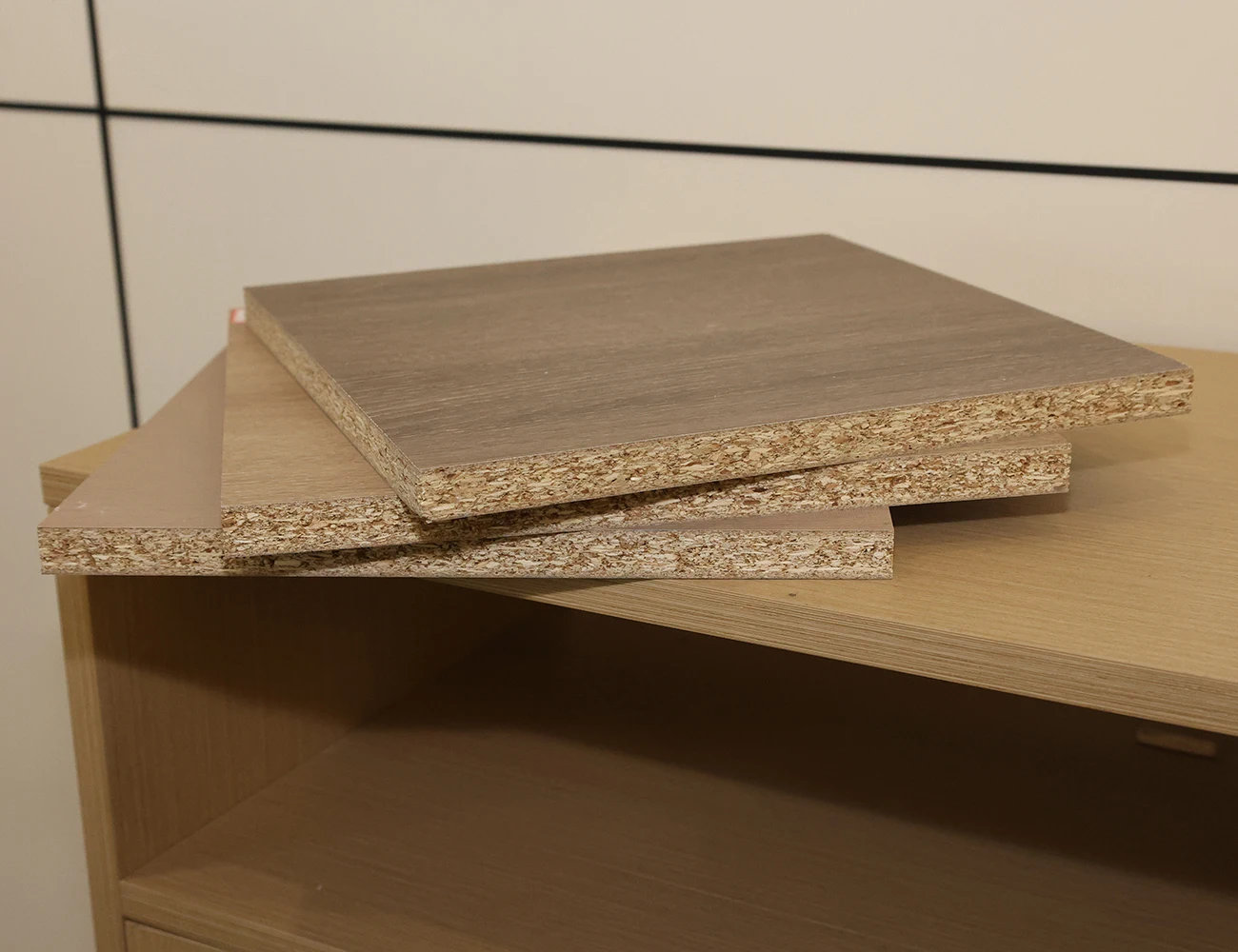 

Hot Sale High Moisture Resistant Melamine Material Top Grade High Density Customized Particle Board