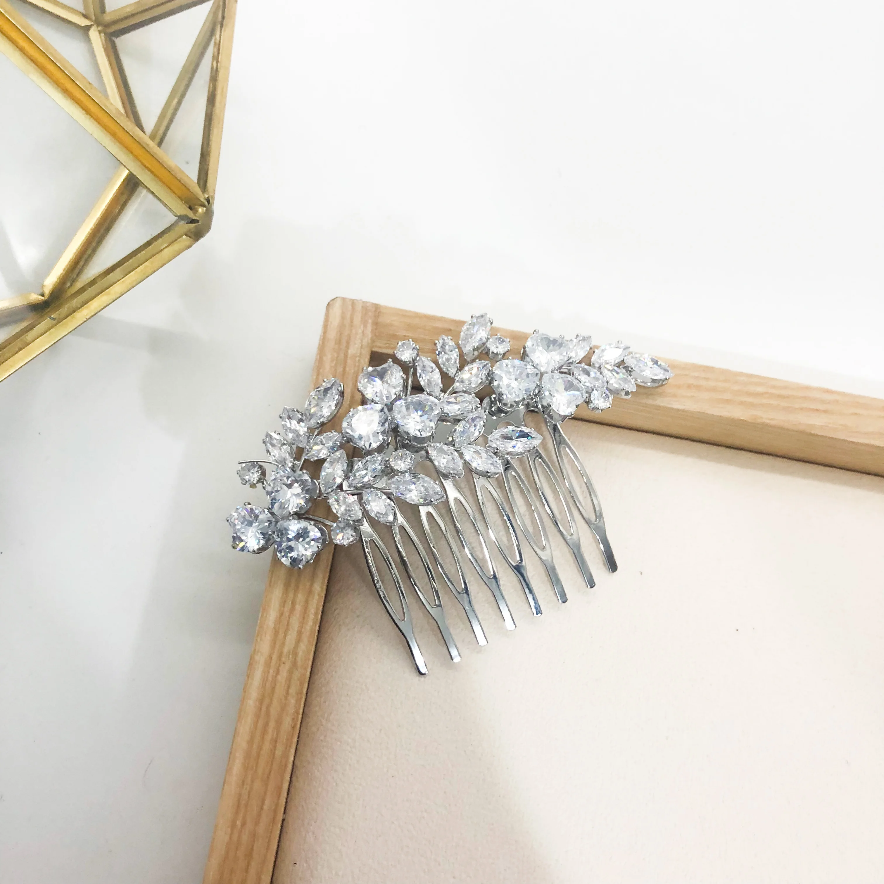 Peigne à Cheveux Mariée Avec Perles - Élégant Pour Mariage Et Soirée