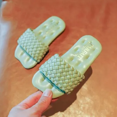 

Wholesale platform colorful beach cartoons non-slip bathroom eva sole cute outdoor children girls kids slippers, White/black/green