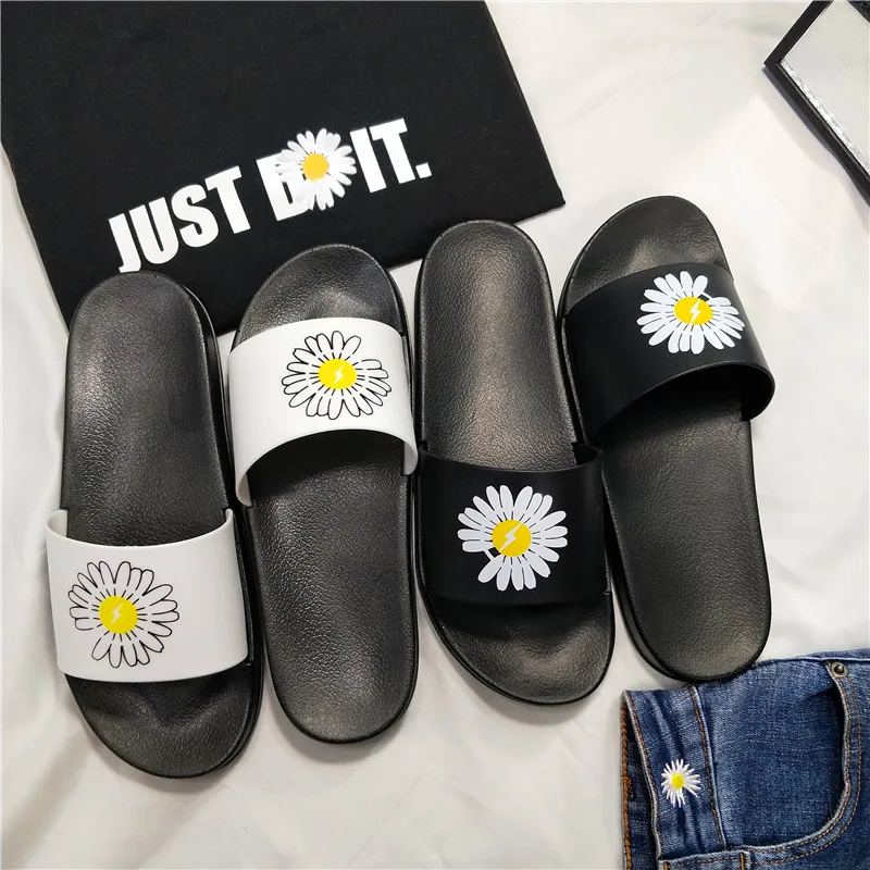 

2020 fashion Lady Shoes Latest Plastic pvc women's sandals Jelly Flat Footwear Beach Slipper For Woman, White, black