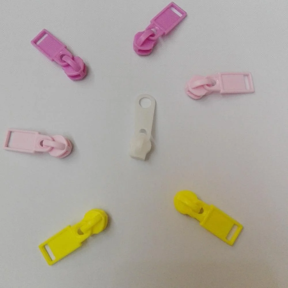 
High Quality 4# Plastic Zipper Slider Multi-Color Plastic Zipper Head 