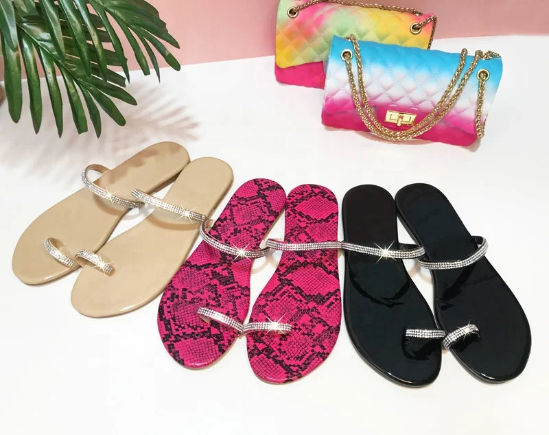 

Factory Price Snake Pattern Design Flat Women Slippers Sandals With Diamond Shining Upper For Beach Women Slides, Peach/beige/black/rainbow