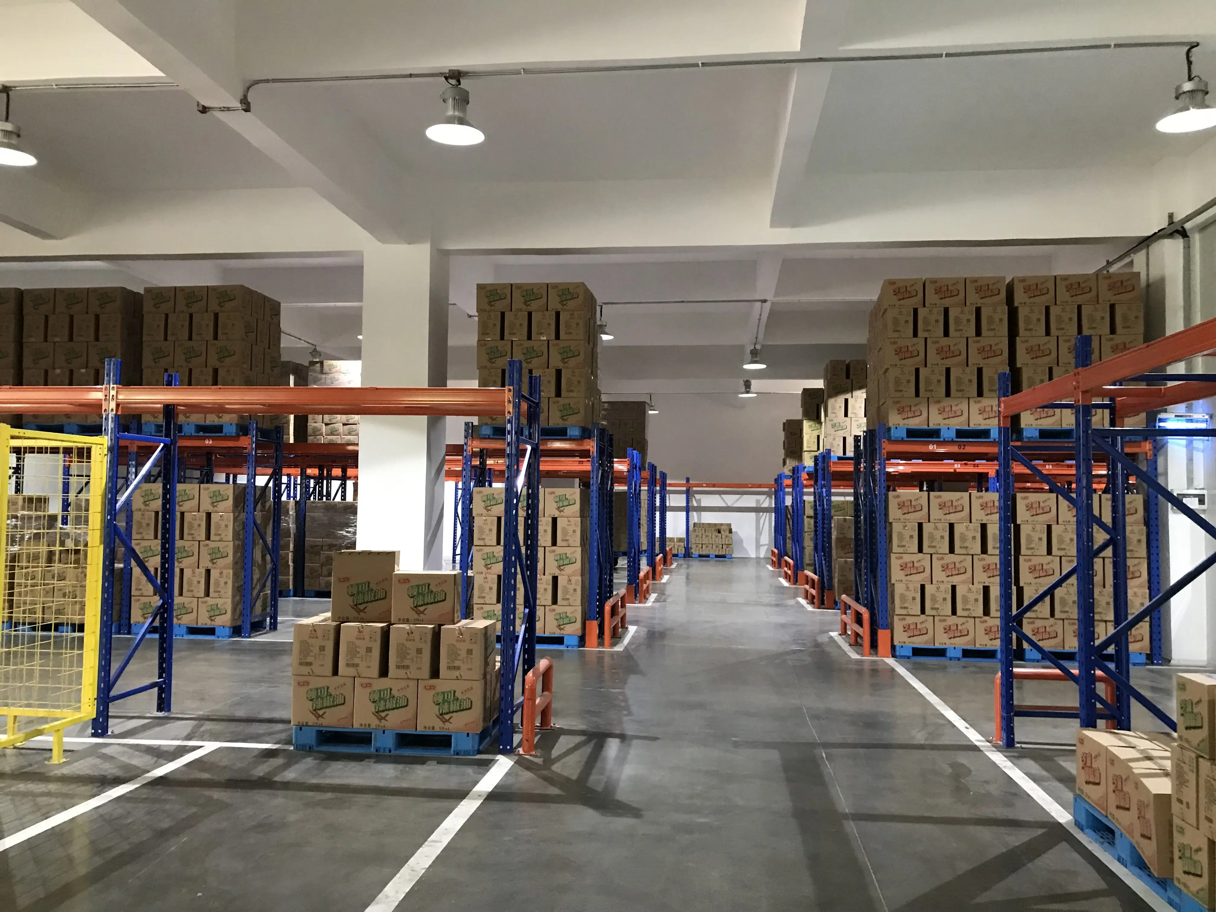 Food Grade Olive Oil Tin Can with CMYK 4 Color Printing and Plastic Lids Custom Size Low MOQ