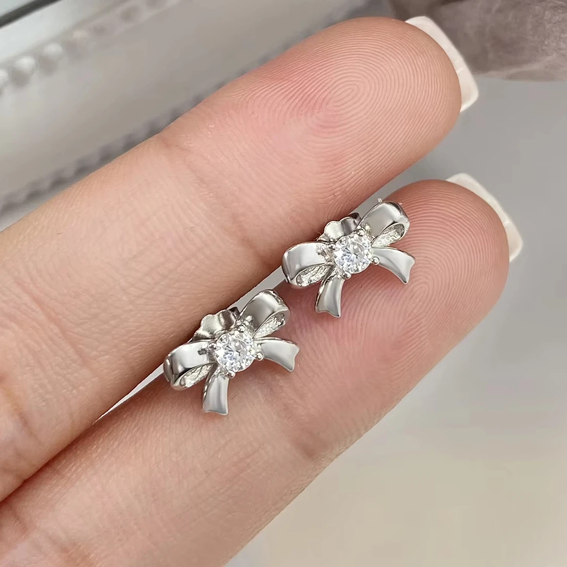 Fashion Summer 925 Silver Cute Earrings for Girls 5a Zircon White Gold Stud Earring Bow Earrings 925 Sterling Women