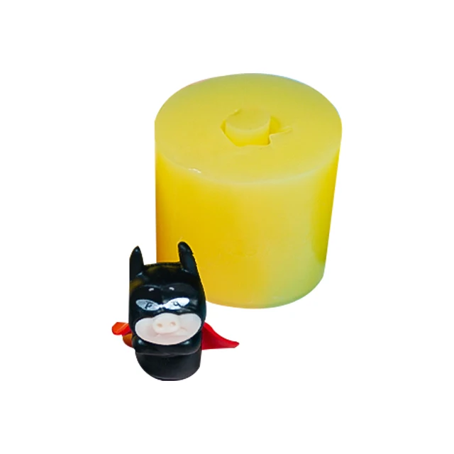 

Customized cute super pig silicone straw topper resin mold, Yellow