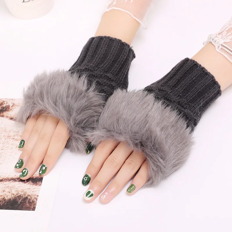 Ladies  knitted style faux fur top mittens/ gloves in choice of 3 colours.90924 