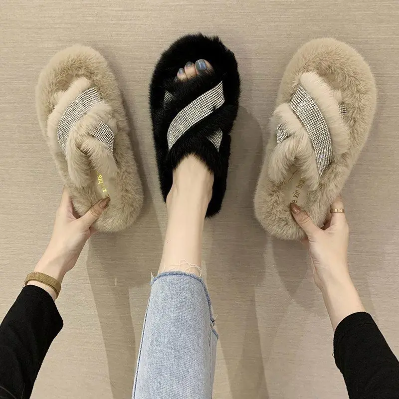 

Bling Women's Plush Slippers Fur Slides Rhinestones Outdoor Flat Women Platform Sandals Fluffy Casual Shoes Furry Slides