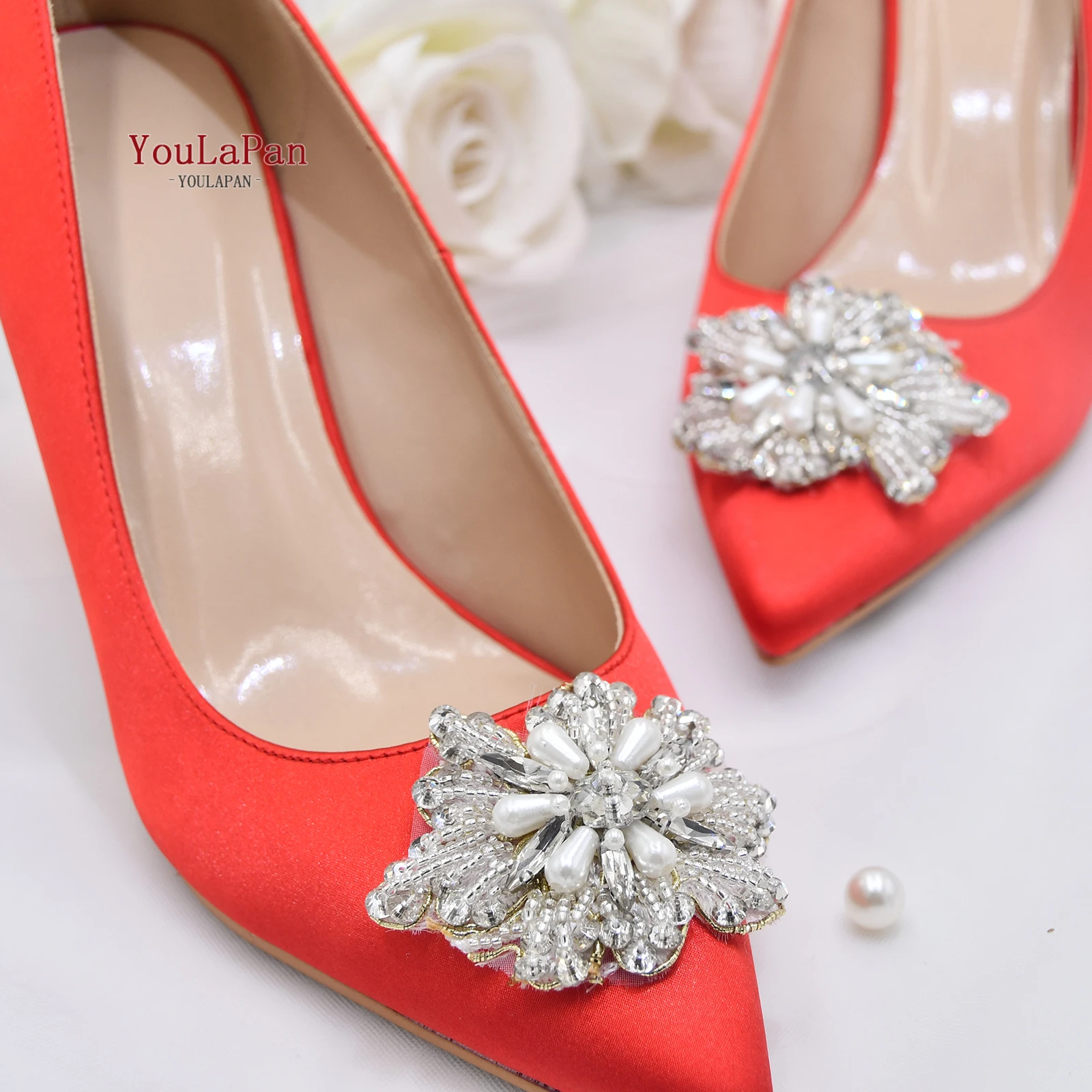 

YouLaPan A29 Spot Red Satin Pointed Thick Heel Chinese Mother Shoes Wedding Shoes High Heels