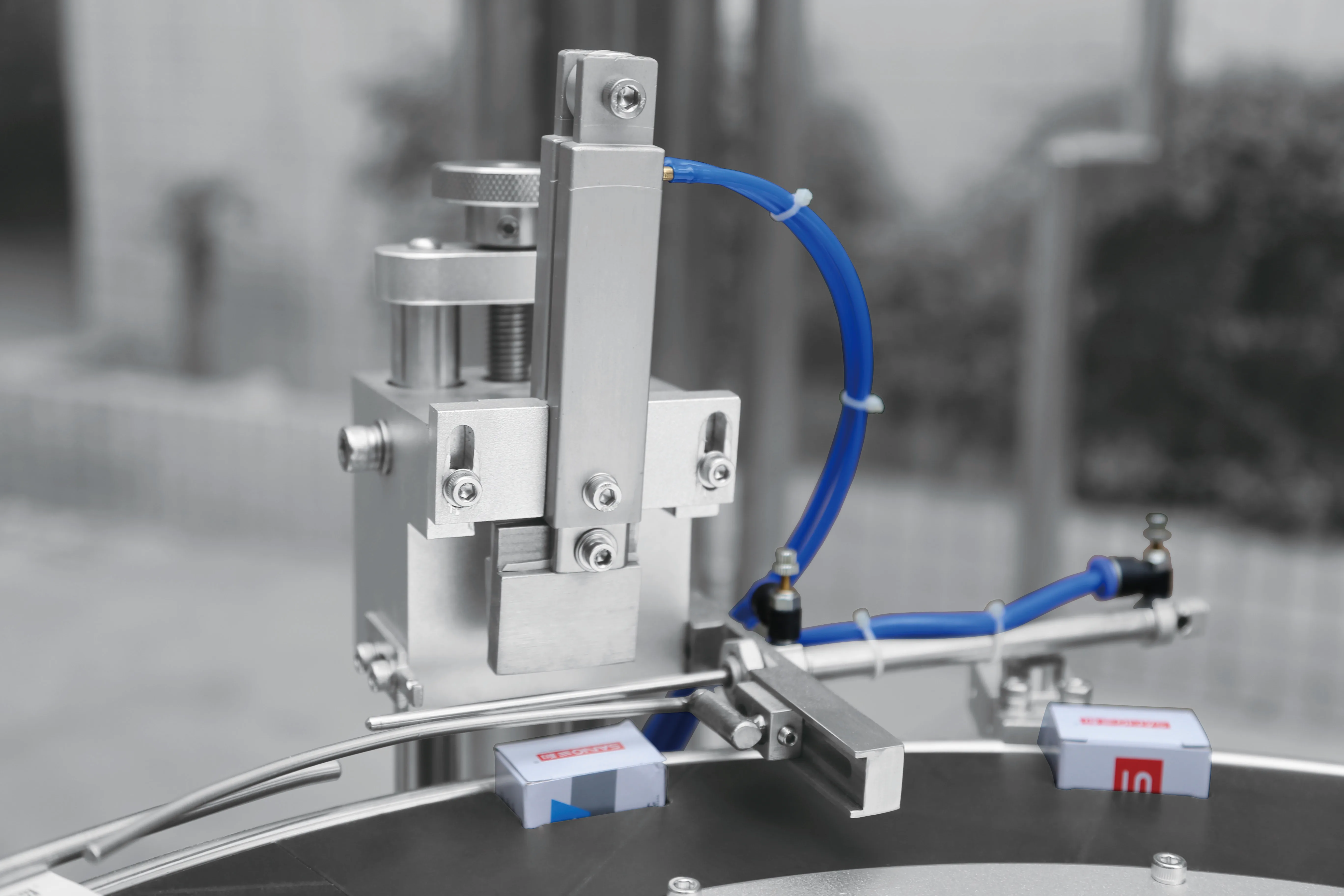 
ZH-50 Factory Price Multifunctional Pharmaceutical Blister Sachet Bottle Tube Vertical Rotary Semi Automatic Cartoning Machine 