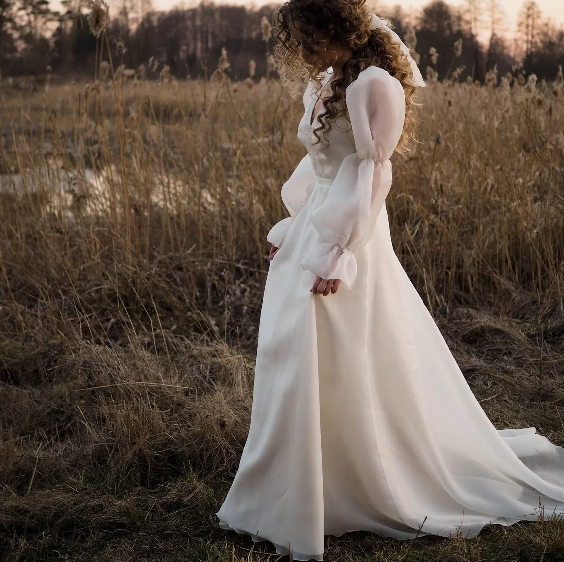 

11650 Elegant V-Neck Sweep Train Open Back A-Line Puff Sleeve Ruffle Organza Wedding Dress Wedding Gown Bridal Gown