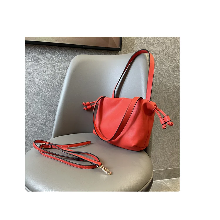 

2021 hot sale high-end fashion and elegant travel shoulder bag sturdy leather handbag