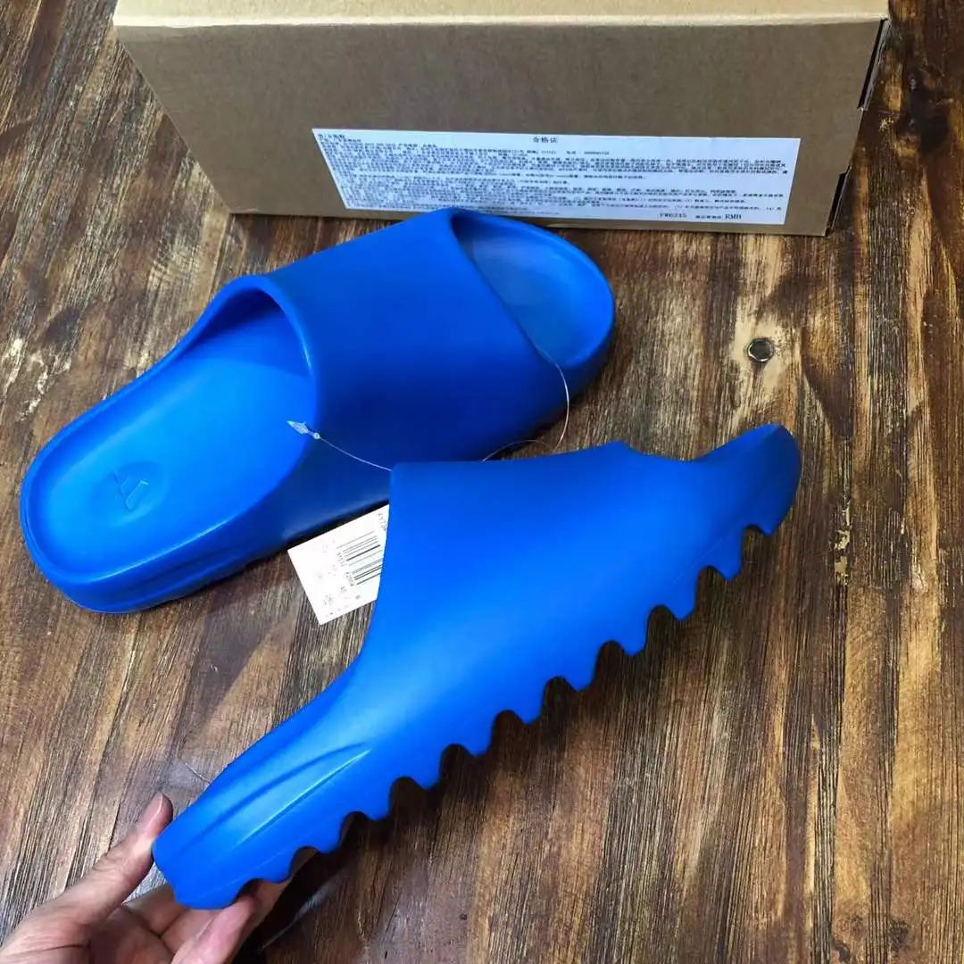 

2022 hot yezzy slipper wholesale original top quality designer unisex flat slippers men foam slids yezzy slides
