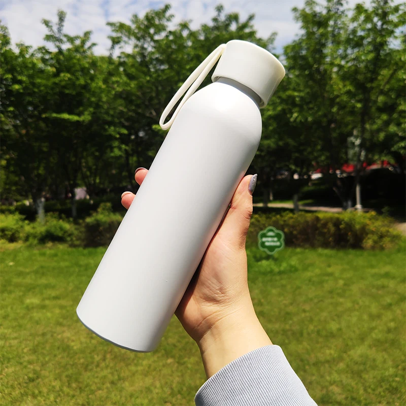 

BPA free Customized Hot selling Reusable aluminum sports water bottle, Silver/black etc, custom color