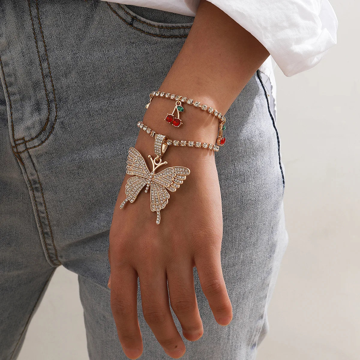 

2021 Trendy Lovely Red Cherry Charm Bracelet Jewlery Set Fashion Full Rhinestone Tennis Chain Big Butterfly Bracelet Women, Gold silver pink gun black