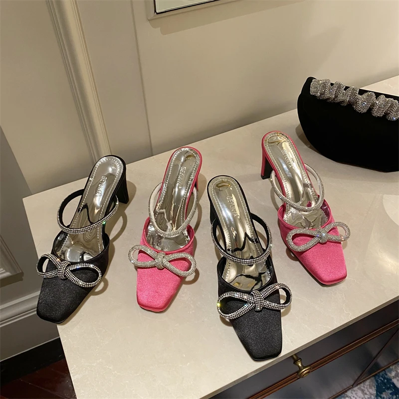 

230-6 Iseeyoufirst shoes Square Head Rhinestone bow outdoor slippers women's sexy high-heeled sandals women fashion shoes2022