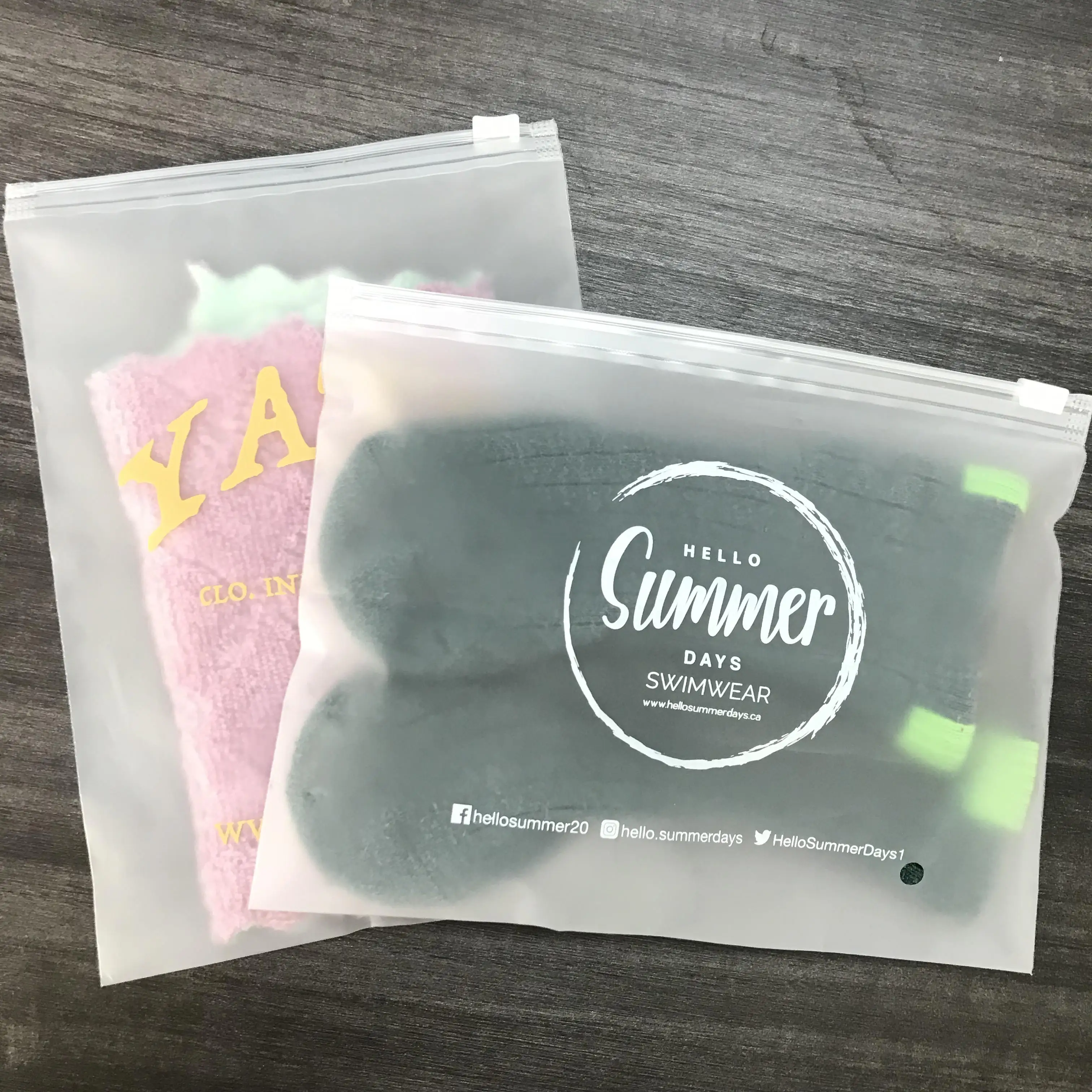 
Eco friendly custom factory price with your logo t shirt packaging frosted zip lock plastic bags for clothes 