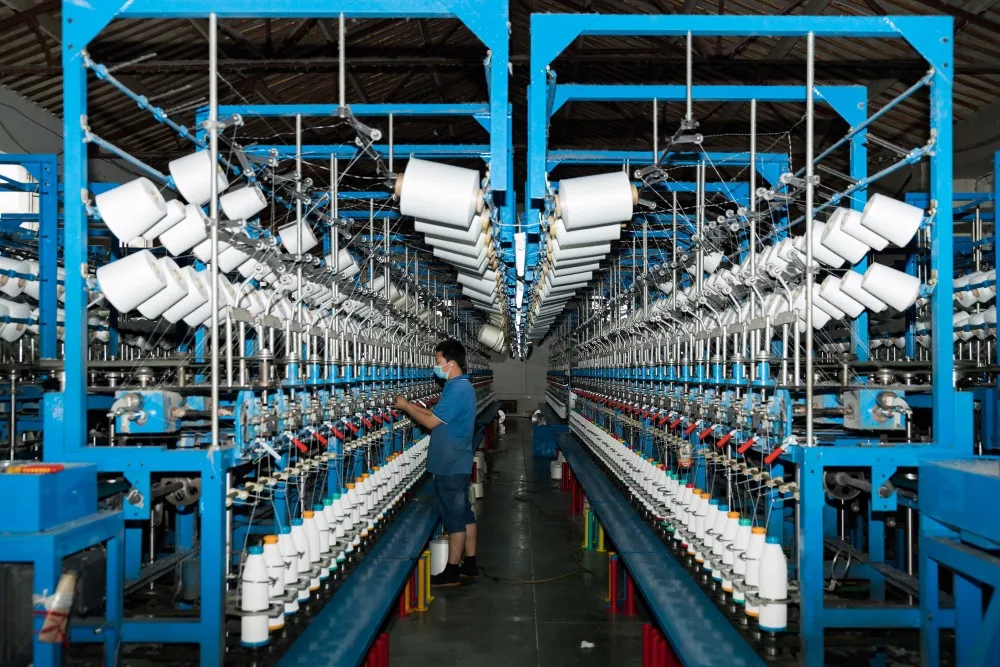 
Hot Sale Factory 10NM 100% Polyester Chenille Yarn textile 