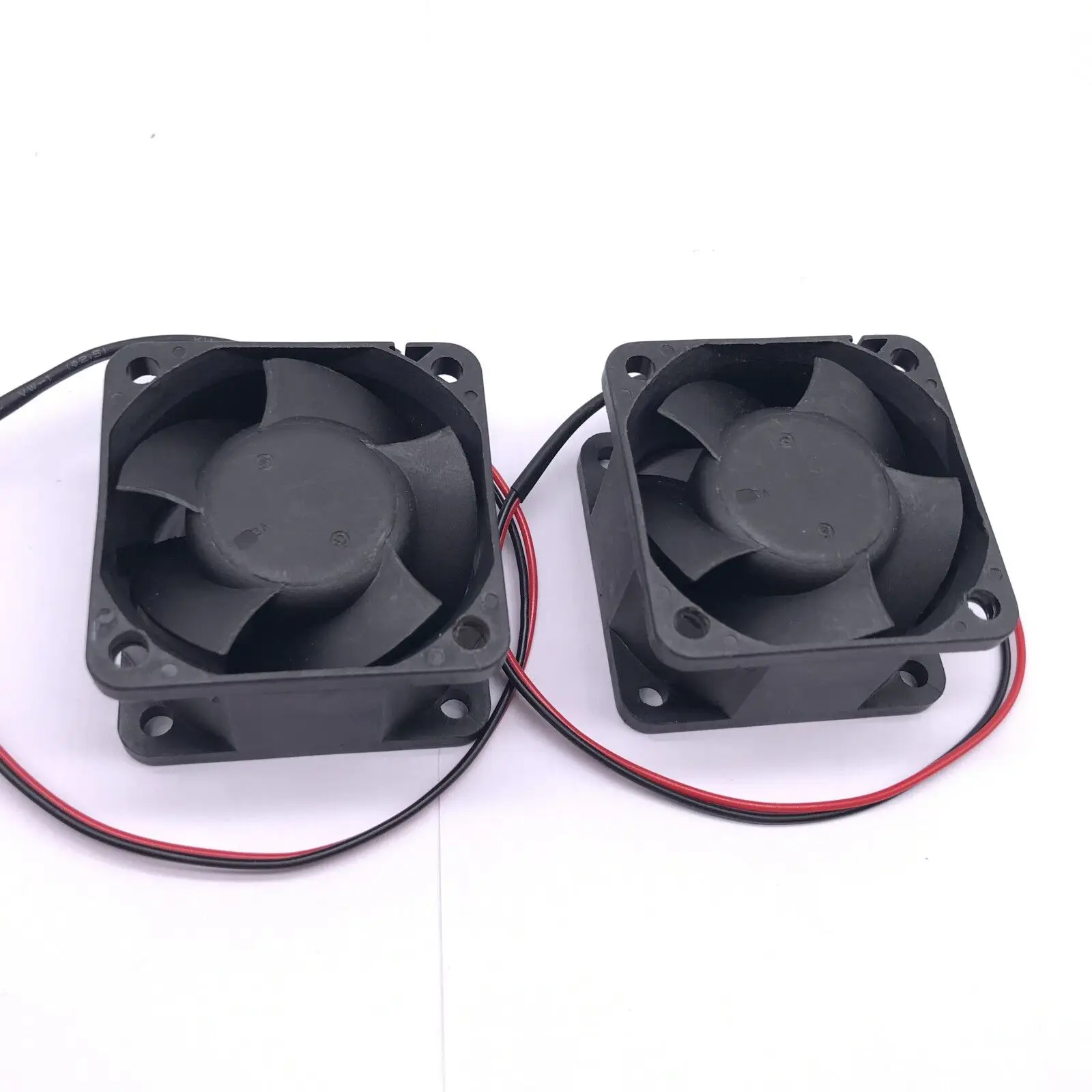 DC 12V 1.65A 2 wire 50x50x28mm Server Square Cooler Fan For AVC DV05028B12U