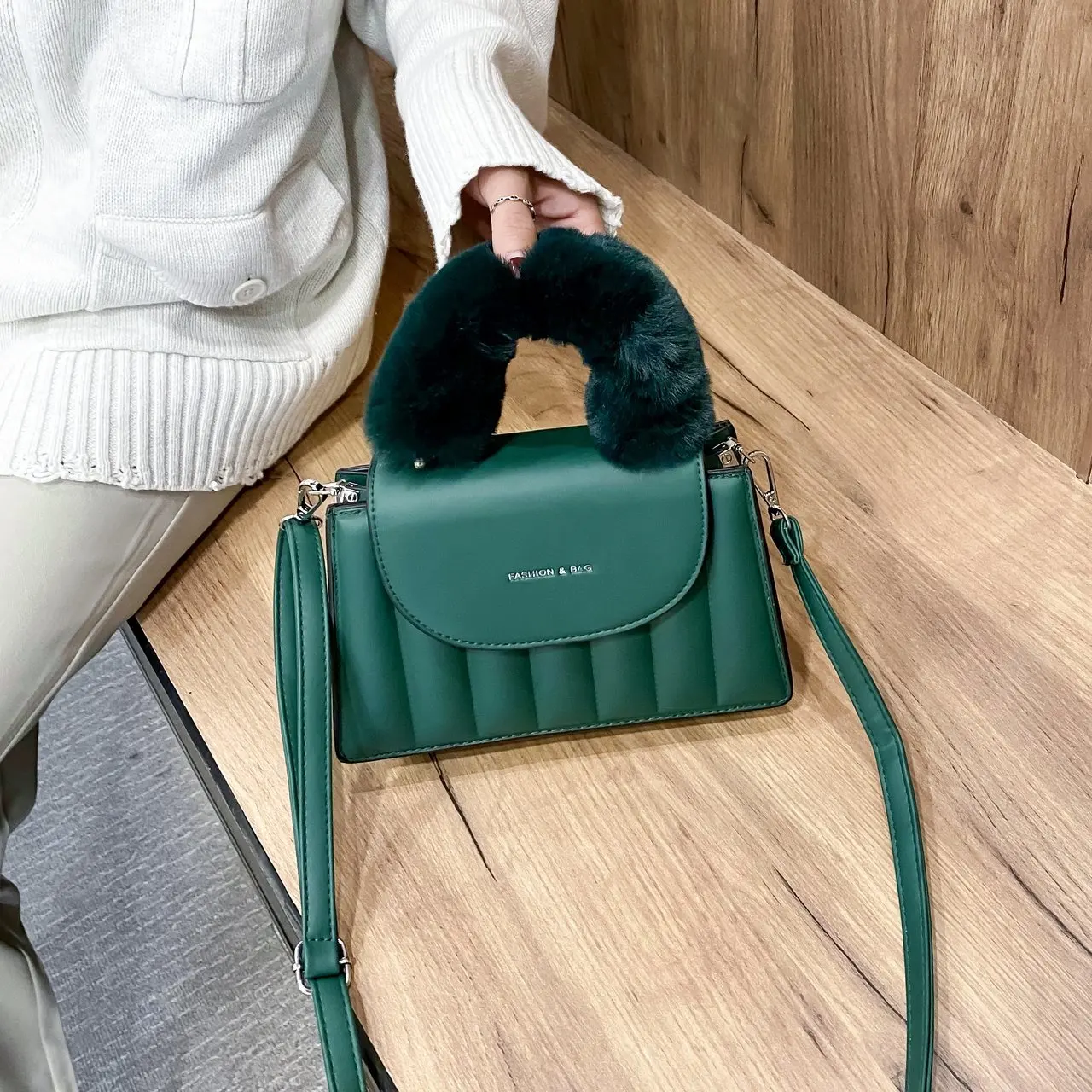 

2020 winter customized PU Leather hand bags women soft handle crossbody shoulder bag lady Plush for handbag, Black,dark khaki,red,yellow,green,blue,pink