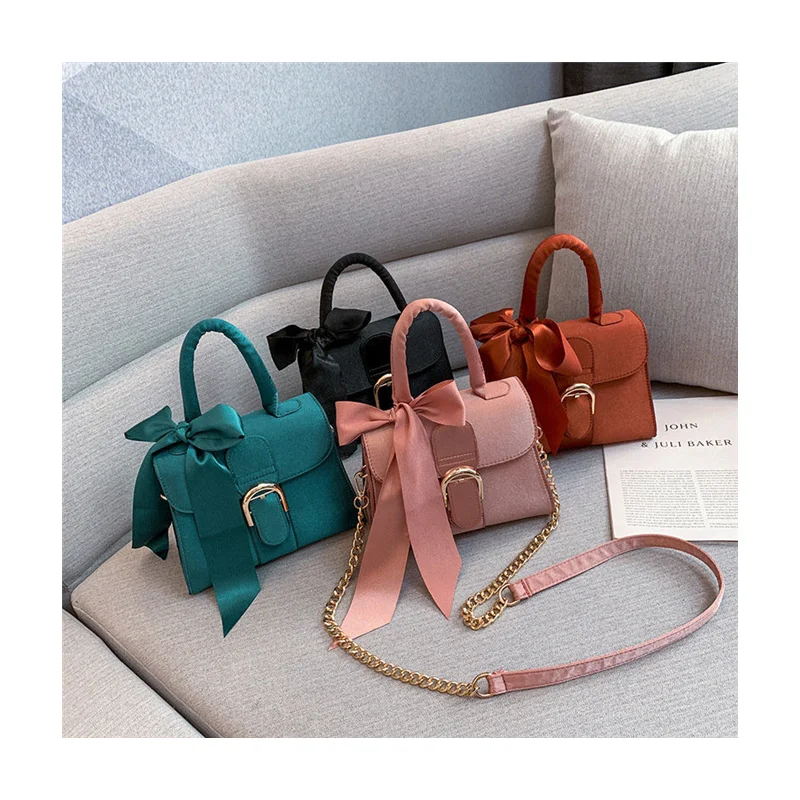 

Decoration Crossbody Bag Women Ladies Trapeze Handbag With Bow Shoulder Luxury Bags Metal Chains Sling Women Hand Bags