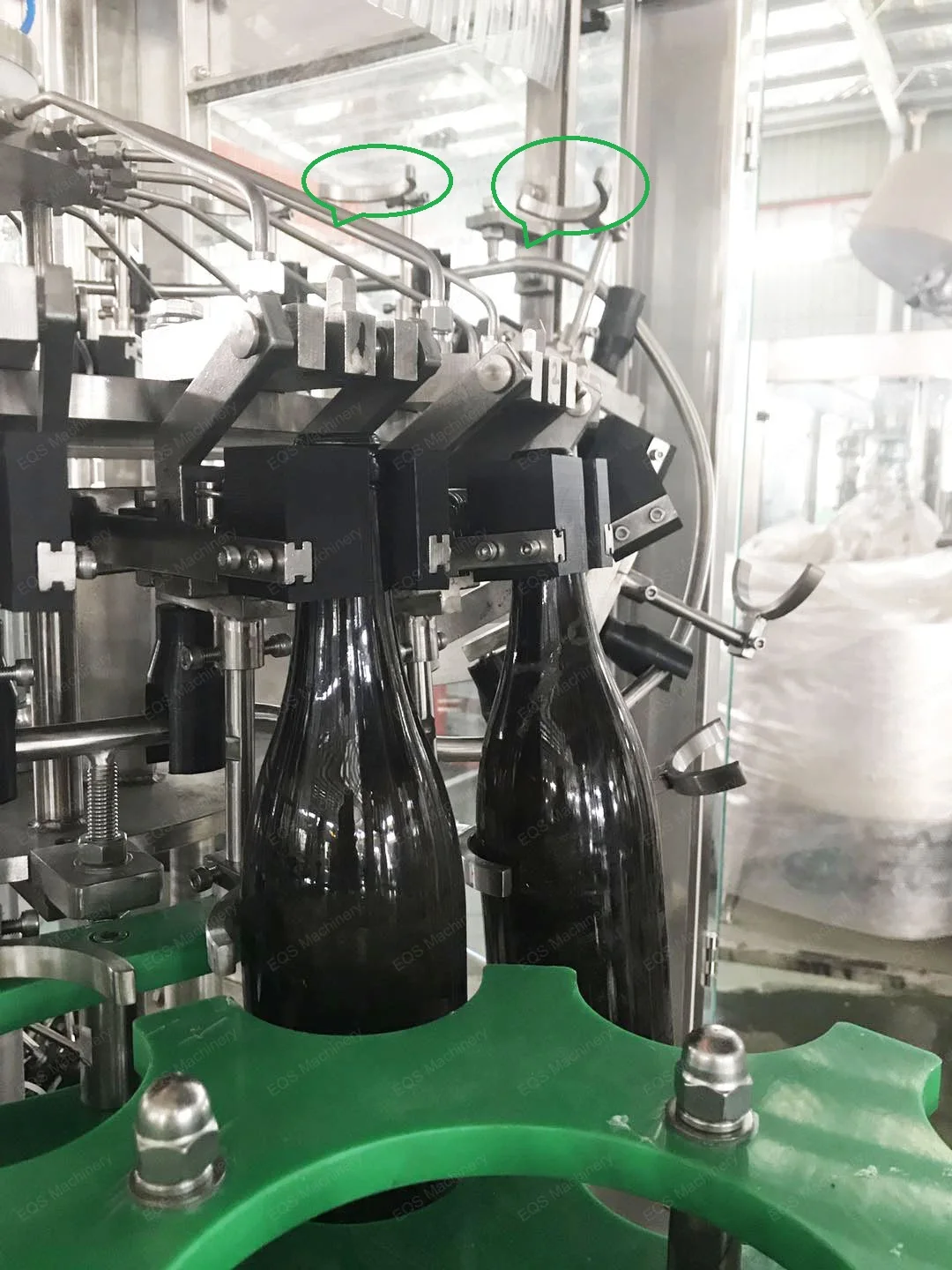 Automatic Linear Type Wine Bottling Line Champagne Wine Corking Machine