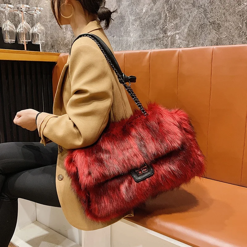 

High Quality Ladies Winter Fur Fluffy Handbag Metal Chain Lock Crossbody Bag Female Fashion Plush Hand Bag for Women