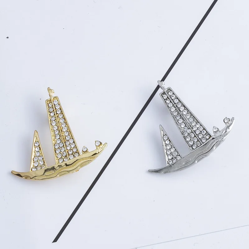 

JAENONES Fashion Sailing Men's Insignia Retro British Navy Brooches Custom Rhinestone Metal Brooch Pin