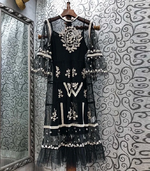 

Luxury Dress 2021 Spring Summer Evening Party Woman Exquisite Embroidery Flare Sleeve Mid-Calf Length Vintage Black Dress Female