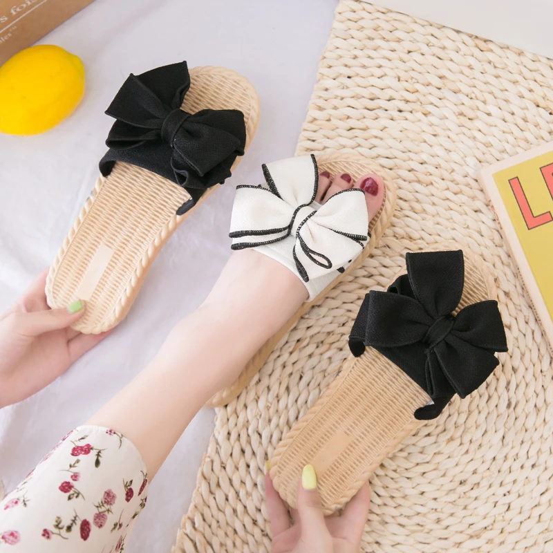 

Playful Bowknot Woman Slippers Outdoor Fashion Non-slip Flat Sandals, White black