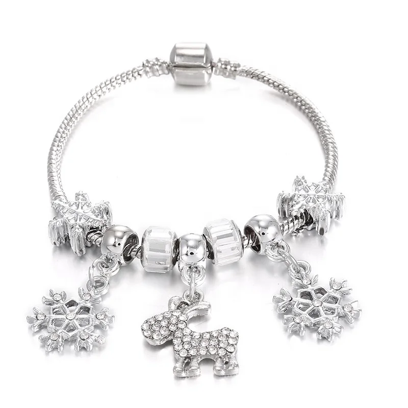 

Snowflake Point Diamond Pendant Christmas Bracelet Lovely Reindeer Bracelet Women, White