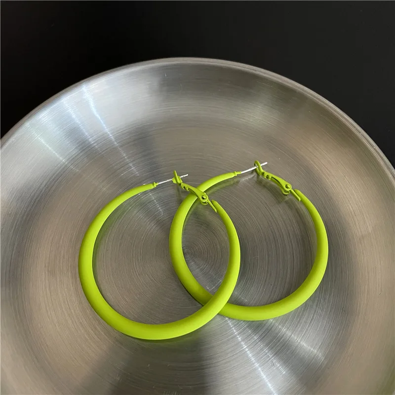 

European and American metal spray large earrings S925 silver needle fluorescent color personality large earrings fashion trend e