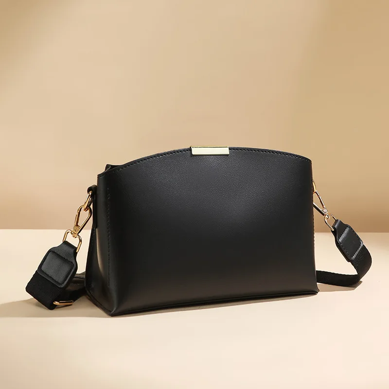 

2023 New Wide Shoulder Strap Premium Shell Bag Women's Bag