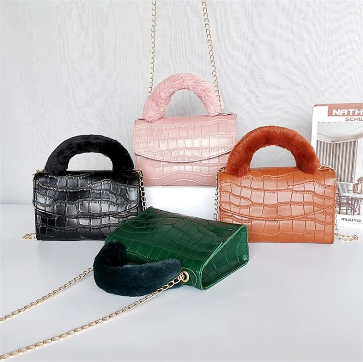 

China Casual Chain Shoulder Lady Fashion Fur Purses And Handbags Name Brands 2021 Custom Tote Hand Bag For Women, As pictures or customized colors