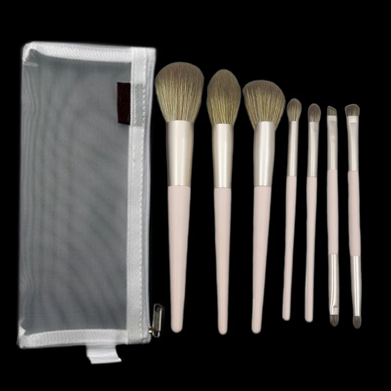 

Wholesale 7Pcs Private Label Pink Wooden Wood Cosmetic Kit Vegan Nylon Eye Shadow Makeup Brush Set For Makeup